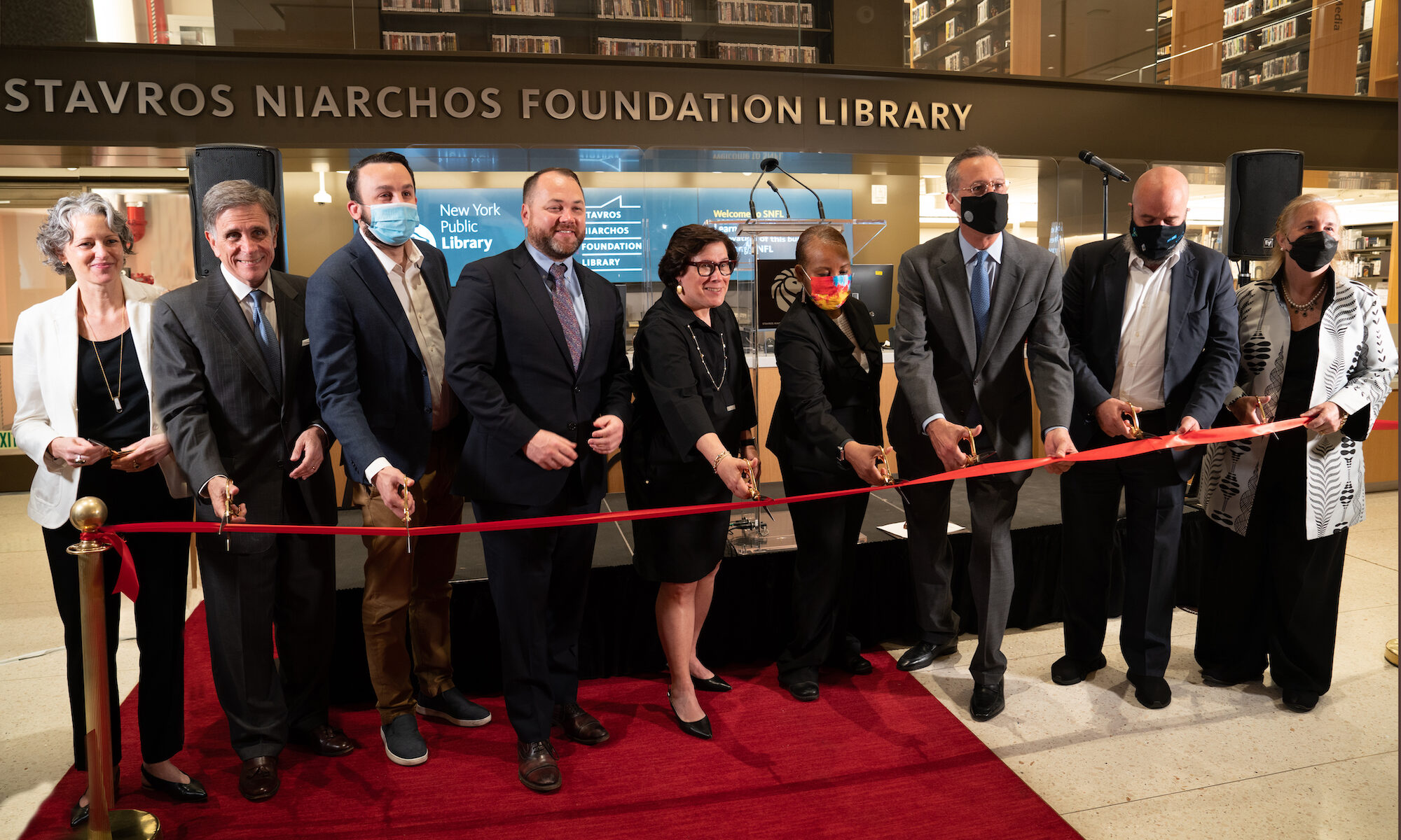 Photo from the ribbon-cutting ceremony at the Stavros Niarchos Foundation Library (SNFL) grand opening
